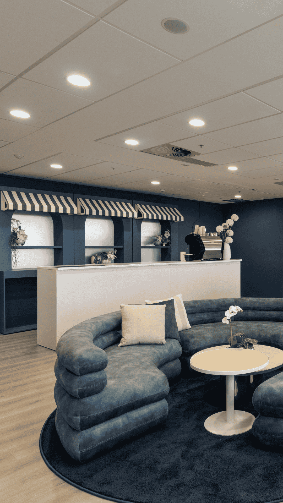 international lounge 20263Masonry Image Gallery - 1080 x 1920 (5)