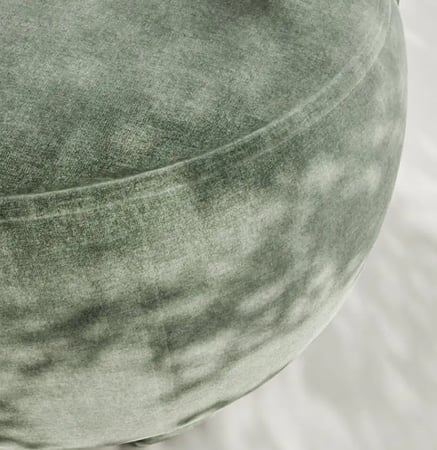 sustainability-product-page-recycled-fabric-monty-green-up-close