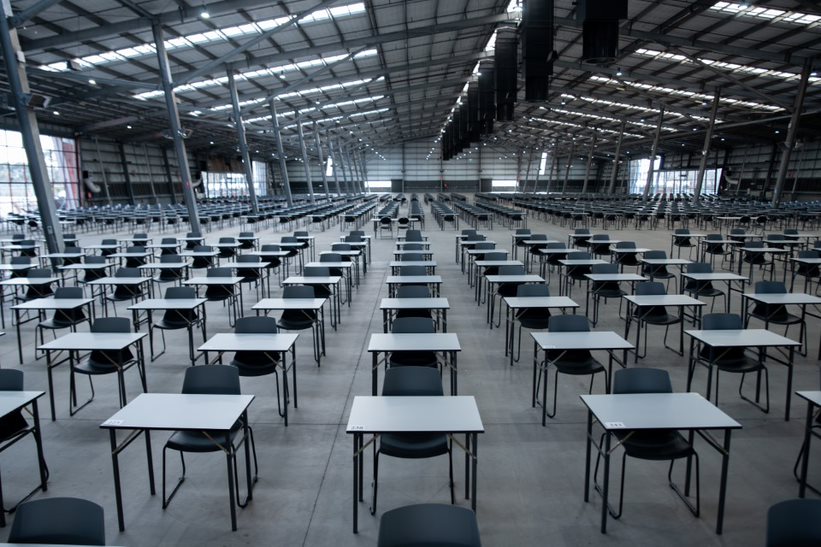 5 Reasons to Hire School Furniture