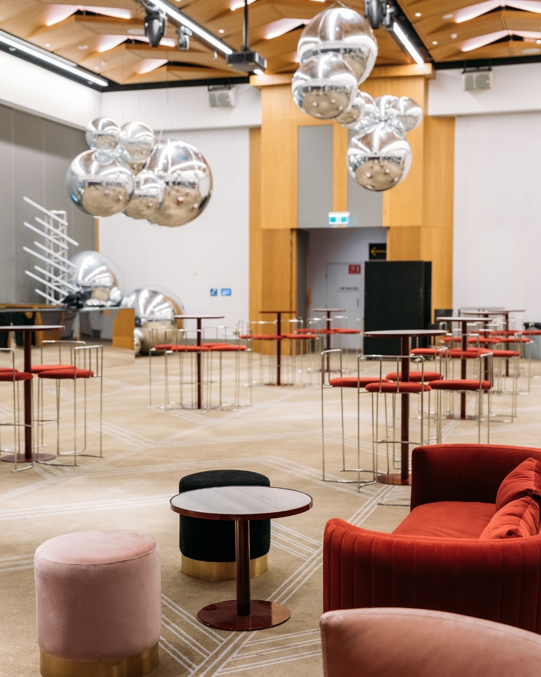 Ready25 conference - cresence - deco